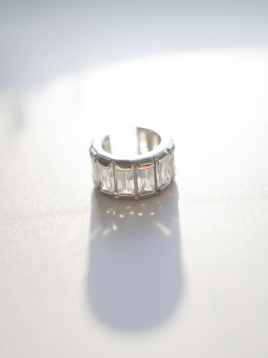 Серьга каффы из серебра 925 с фианитом