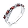 Кольцо классическое из серебра 925 с гранатом, фианит